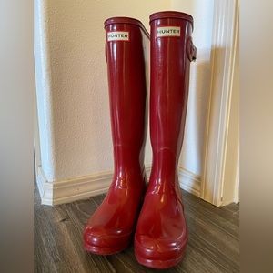 HUNTER red rain boots